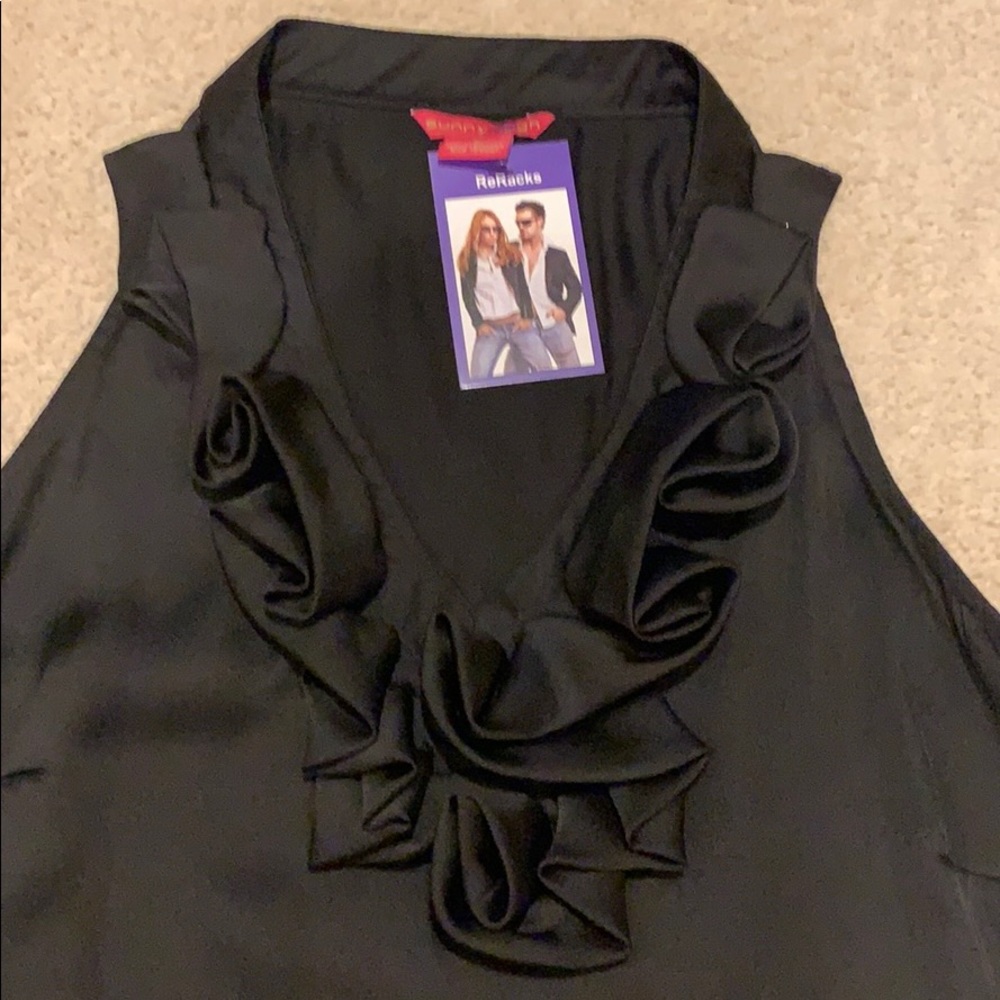 Halter style - Picture 2 of 2